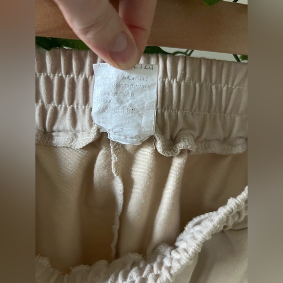 High rise Cream Athleisure Shorts - Picture 5 of 6